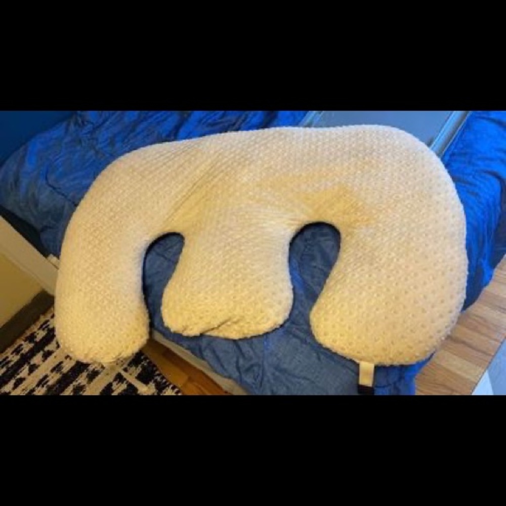 Twin Z pillow